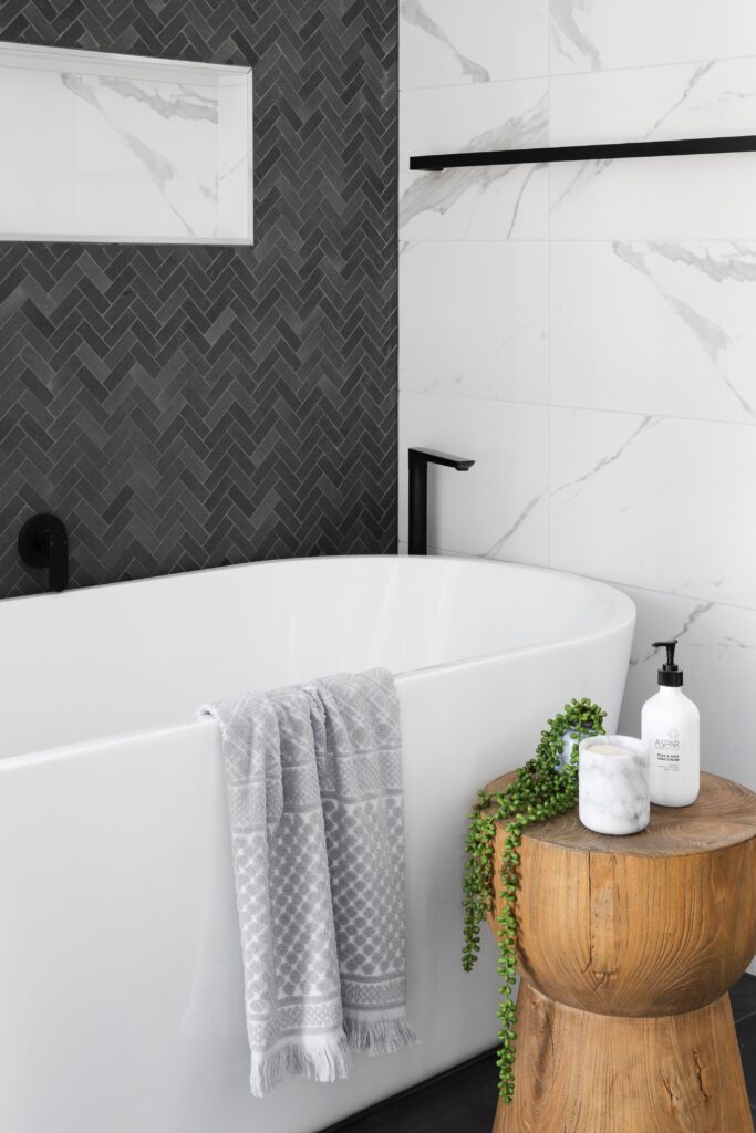 Comment bien placer un porte-serviette dans votre salle de bain